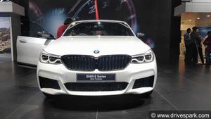 ಆಟೋ ಎಕ್ಸ್ ಪೋ 2018: BMW 6 ಸಿರೀಸ್ ಜಿಟಿ ಕಾರು ಬಿಡುಗಡೆ ಮಾಡಿದ ಕ್ರಿಕೆಟ್ ದೇವರು