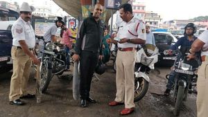 ಬೆಂಗಳೂರು ಟ್ರಾಫಿಕ್ ಪೊಲೀಸರ ಭರ್ಜರಿ ಕಾರ್ಯಚರಣೆ- ಬೆಚ್ಚಿದ ಆರ್‌ಇ ಮಾಡಿಫೈ ಪ್ರಿಯರು..!