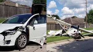 ಚಲಿಸುತ್ತಿದ್ದ ಕಾರಿನ ಮೇಲೆ ಬಿತ್ತು ಪ್ಲೇನ್- ಆದ್ರು ಕಾರಿನಲ್ಲಿದ್ದವರಿಗೆ ಸೇಫ್ ಆಗಿದ್ದು ಹೇಗೆ ಗೊತ್ತಾ?