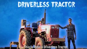 ಬಡ ವಿದ್ಯಾರ್ಥಿ ತಯಾರಿಸಿದ ಡ್ರೈವರ್ ಲೆಸ್ ಟ್ರ್ಯಾಕ್ಟರ್ ಹೇಗಿದೆ ನೋಡಿ..