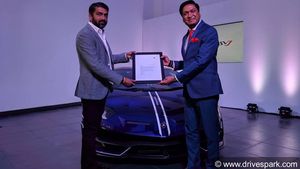 ಲಂಬೋರ್ಗಿನಿ ಅವೆಂಟಡೊರ್ ಎಸ್‌ವಿಜೆ ಬಿಡುಗಡೆ- ಮೊದಲ ಮಾಲೀಕರಾದ ಬೆಂಗಳೂರು ಉದ್ಯಮಿ..!