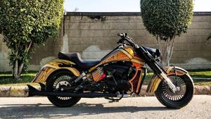 ಇದು ಹಾರ್ಲೆ ಡೇವಿಡ್ಸನ್ ಬೈಕ್ ಅಲ್ಲ ಸ್ವಾಮಿ. ಇದು ರಾಯಲ್ ಎನ್‍ಫೀಲ್ಡ್ ಥಂಡರ್‍‍ಬರ್ಡ್ ಬೈಕ್..!