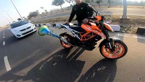 ಕೆಟಿಎಂ ಡ್ಯೂಕ್ ಬೈಕ್ ಎಕ್ಸಾಸ್ಟ್‌ಗೆ ಲೌಡ್ ಸ್ಪೀಕರ್ ಹಾಕಿದ ಭೂಪ..!