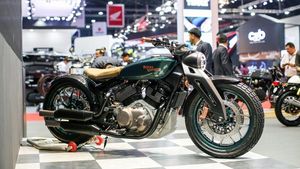 ರಾಯಲ್ ಎನ್‌ಫೀಲ್ಡ್ ನಿರ್ಮಾಣದ 883ಸಿಸಿ ಕೆಎಕ್ಸ್ ಕಾನ್ಸೆಪ್ಟ್ ಬೈಕ್ ಅನಾವರಣ