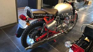 ಆಫ್ ರೋಡ್ ಬುಲೆಟ್ ಟ್ರಯಲ್ಸ್ ಬೈಕ್‌ ಅನ್ನು ಕ್ಲಾಸಿಕ್ ಮಾದರಿಯಾಗಿ ಬದಲಿಸಿದ ಆರ್‌ಇ ಡೀಲರ್ಸ್