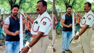 ಹೊಸ ಮೋಟಾರ್ ವೆಹಿಕಲ್ ಕಾಯ್ದೆ ಜಾರಿ- ಮೊದಲ ದಿನವೇ ಬೆಚ್ಚಿಬಿದ್ದ ವಾಹನ ಸವಾರರು..!