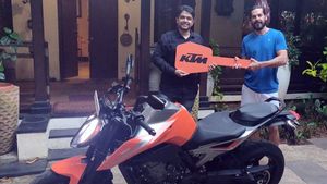 ದುಬಾರಿ ಬೆಲೆಯ ಕೆ‍‍ಟಿ‍ಎಂ ಡ್ಯೂಕ್ 790 ಬೈಕ್ ಖರೀದಿಸಿದ ಡಿನೊ ಮೊರಿಯಾ