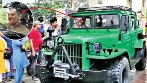 ಭಾರೀ ಗಾತ್ರದ ಕಾರು ಖರೀದಿಸಿದ ಎಂಎಸ್ ಧೋನಿ