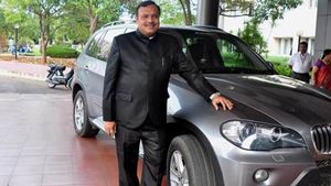 ಕೆಲವೇ ವರ್ಷಗಳ ಹಿಂದೆ ಟ್ಯಾಕ್ಸಿ ಡ್ರೈವರ್ ಆಗಿದ್ದ ಇವರು ಇದೀಗ ರೋಲ್ಸ್ ರಾಯ್ಸ್ ಕಾರಿಗೆ ಮಾಲೀಕ..!