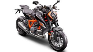 1290 ಸೂಪರ್ ಬೈಕ್ ಅನಾವರಣಗೊಳಿಸಿದ ಕೆಟಿ‍ಎಂ