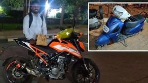 ಮೊಬೈಲ್‍‍ಗಳ್ಳರನ್ನು ಬೆನ್ನಟ್ಟಿ ಹಿಡಿದ ಕೆಟಿ‍ಎಂ ಬೈಕ್ ಸವಾರ