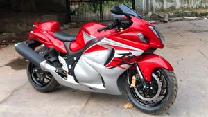 ಸುಜುಕಿ ಹಯಾಬುಸಾ ಬೈಕ್‍‍ನಂತೆ ಮಾಡಿಫೈಗೊಂಡ ಡಾಮಿನರ್ 400