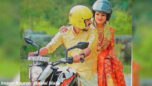 ಬೈಕ್ ಸವಾರರಿಗೆ ಉಚಿತ ಹೆಲ್ಮೆಟ್ ವಿತರಿಸಿದ ನವದಂಪತಿ..!