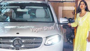 ದುಬಾರಿ ಬೆಲೆಯ ಕಾರು ಖರೀದಿಸಿದ ಜಾಹ್ನವಿ ಕಪೂರ್