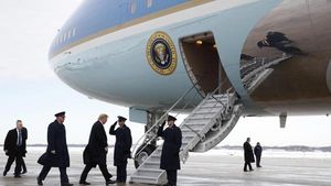 ಅಮೆರಿಕಾ ಅಧ್ಯಕ್ಷರ ಅಧಿಕೃತ ವಿಮಾನದ ವಿಶೇಷತೆಗಳೇನು ಗೊತ್ತಾ?