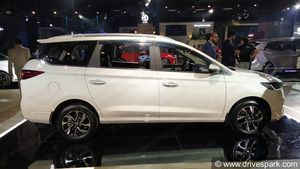 ಆಟೋ ಎಕ್ಸ್‌ಪೋ 2020: ಇನೋವಾ ಕ್ರಿಸ್ಟಾ ಮತ್ತು ಎರ್ಟಿಗಾ ಪ್ರತಿಸ್ಪರ್ಧಿ ಎಂಜಿ 360ಎಂ ಅನಾವರಣ