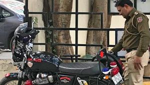 ದೆಹಲಿ ಪೊಲೀಸರಿಗೆ ಗಸ್ತು ತಿರುಗಲು ಜೊತೆಯಾದ ರಾಯಲ್ ಎನ್‍‍ಫೀಲ್ಡ್ ಬೈಕ್‍‍ಗಳು