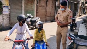 ಬಡವರ ಹಸಿವಿಗೆ ಸ್ಪಂದಿಸಿದ ಬಾಲಕರು, ಮಾಡಿದ್ದೇನು?