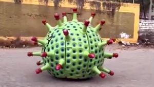 ಜಾಗೃತಿ ಮೂಡಿಸಲು ಬಂತು ಕರೋನಾ ವೈರಸ್ ಕಾರು