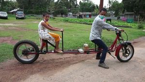 ಮಗಳಿಗಾಗಿ ಸಾಮಾಜಿಕ ಅಂತರದ ವಾಹನ ತಯಾರಿಸಿದ ಮೆಕಾನಿಕ್