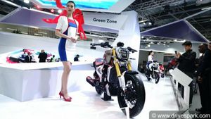 ಬಜಾಜ್ ಅವೆಂಜರ್‌ಗೆ ಪೈಪೋಟಿಯಾಗಿ ಟಿವಿಎಸ್ ರೊನಿನ್ ಬಿಡುಗಡೆಗೆ ಸಿದ್ದತೆ