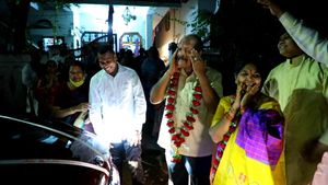ತಂದೆ ತಾಯಿಯ ವಿವಾಹ ವಾರ್ಷಿಕೋತ್ಸವಕ್ಕೆ ಸರ್ಪ್ರೈಸ್ ಗಿಫ್ಟ್ ನೀಡಿದ ಮಕ್ಕಳು
