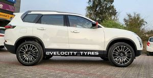 ಆಫ್ಟರ್ ಮಾರ್ಕೆಟ್ ಅಲಾಯ್ ವೀಲ್ಹ್‌ನೊಂದಿಗೆ ಮಿಂಚಿದ ಟಾಟಾ ಸಫಾರಿ ಎಸ್‌ಯುವಿ