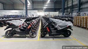 ಹೆಚ್ಚಿದ ಎಲೆಕ್ಟ್ರಿಕ್ ವಾಹನಗಳ ಬೇಡಿಕೆ- ಉತ್ಪಾದನೆ ದ್ವಿಗುಣಗೊಳಿಸಲು ನಿರ್ಧರಿಸಿದ ಎಥರ್