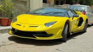 ಲ್ಯಾಂಬೊರ್ಗಿನಿ ಅವೆಂಟಡಾರ್ ಎಸ್‌ವಿಜೆ ಸೂಪರ್ ಕಾರಿನಂತೆ ಮಾಡಿಫೈಗೊಂಡ ಹೋಂಡಾ ಸಿವಿಕ್