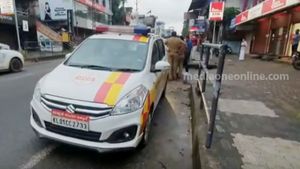 ದುಬೈ ನೋಂದಣಿ ಸಂಖ್ಯೆ ಹೊಂದಿದ್ದ ಐಷಾರಾಮಿ ಕಾರಿಗೆ ದಂಡ ವಿಧಿಸಿದ ಸಾರಿಗೆ ಇಲಾಖೆ