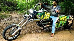 ವಿಶ್ವ ದಾಖಲೆಗಾಗಿ ವಿನ್ಯಾಸಗೊಳಿಸಿದ ದೈತ್ಯ ಬೈಕ್ ಅನ್ನು ವಶಕ್ಕೆ ಪಡೆದ ಆರ್‌ಟಿಒ ಅಧಿಕಾರಿಗಳು
