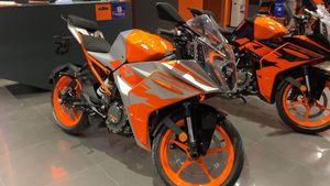ಡೀಲರ್ ಬಳಿ ಕಾಣಿಸಿಕೊಂಡ ಹೊಸ KTM RC 200 ಬೈಕ್
