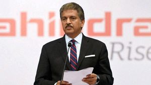 ಶೋರೂಂನಲ್ಲಿ ರೈತನ ಅಪಮಾನಕ್ಕೆ ಪ್ರಕರಣಕ್ಕೆ ಮೊದಲ ಬಾರಿಗೆ ಪ್ರತಿಕ್ರಿಯೆಸಿದ ಆನಂದ್ ಮಹೀಂದ್ರಾ 