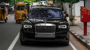 ಮೊದಲ ಬಾರಿಗೆ ಕ್ಯಾಮರಾ ಕಣ್ಣಿಗೆ ಸಿಕ್ಕಿಬಿದ್ದ ನಟ ಧನು‍ಷ್‌ ರೋಲ್ಸ್‌ ರಾಯ್ಸ್‌ ಕಾರು