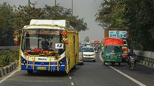ದೆಹಲಿಯಲ್ಲಿ ಇನ್ಮುಂದೆ ಬಸ್‌ ಮಾರ್ಗದಲ್ಲಿ ಇತರ ವಾಹನಗಳು ಸಂಚರಿಸುವಂತಿಲ್ಲ: 10 ಸಾವಿರ ರೂ.ದಂಡ