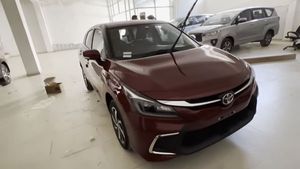 ಡೀಲರ್ ಬಳಿ ತಲುಪಿದ ಹೊಸ ಟೊಯೊಟಾ ಗ್ಲಾಂಝಾ ಕಾರು 