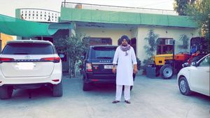 ಹತ್ಯೆಗೊಳಗಾದ ಪಂಜಾಬಿ ಗಾಯಕ ಸಿಧು ಮೂಸೆ ವಾಲಾ ಬಳಸುತ್ತಿದ್ದ ಐಷಾರಾಮಿ ಕಾರುಗಳಿವು!  