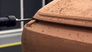 ವಿಶ್ವ ಎಲೆಕ್ಟ್ರಿಕ್ ವಾಹನ ದಿನದಂದು ಹೊಸ ಇವಿ ಕಾರಿನ ಟೀಸರ್ ಪ್ರಕಟಿಸಿದ ಓಲಾ ಎಲೆಕ್ಟ್ರಿಕ್