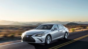 ಅತ್ಯುತ್ತಮ ಮೈಲೇಜ್ ನೀಡುವ ಲೆಕ್ಸಸ್ ಇಎಸ್300ಎಚ್ ಹೈಬ್ರಿಡ್ ಕಾರಿನ ವಿಶೇಷತೆಗಳು