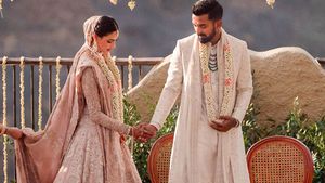 ನವ ದಂಪತಿ ಕೆ.ಎಲ್ ರಾಹುಲ್-ಅಥಿಯಾ ಶೆಟ್ಟಿ...ಶ್ರೀಮಂತ ಸೆಲಬ್ರಿಟಿ ಯಾರು? ಇವರ ಕಾರ್ ಕಲೆಕ್ಷನ್ ನೋಡಿ ಸಾಕು...