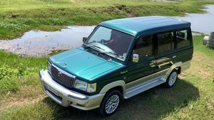 ಕ್ಯಾಪ್ಟನ್ ಸೀಟ್‌ಗಳೊಂದಿಗೆ ಆಕರ್ಷಕ ಲುಕ್‌ನಲ್ಲಿ ಮಾಡಿಫೈಗೊಂಡು ಮಿಂಚಿದ ಟೊಯೊಟಾ ಕ್ವಾಲಿಸ್