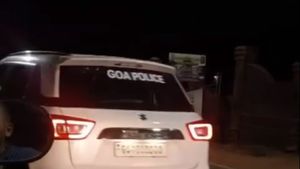 ಖಾಸಗಿ ಕಾರಿಗೆ ಪೊಲೀಸ್ ಸ್ಟಿಕರ್: ಮದ್ಯ ಖರೀದಿ, ಮನಬಂದಂತೆ ಓಡಾಟ... ಸಿಕ್ಕಿಬಿದ್ದವರು ಯಾರು ಗೊತ್ತಾ?