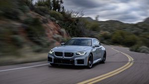 ಭಾರತೀಯ ಮಾರುಕಟ್ಟೆಗೆ ಲಗ್ಗೆಯಿಟ್ಟ ಹೊಸ BMW M2: 98 ಲಕ್ಷ ರೂ. ಎಕ್ಸ್‌ ಶೋ ರೂಂ