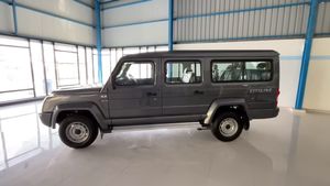 ಈ 10-ಸೀಟರ್ ಕಾರಿನ ಬೆಲೆ ಇಷ್ಟೇ... 2, 3 ಕುಟುಂಬಗಳು ಆರಾಮಾಗಿ ಹೋಗಬಹುದು