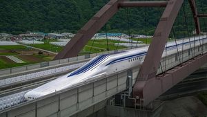 Bullet Train: ರಾಜ್ಯದ ಈ ನಗರಗಳು ಸಾಕ್ಷಿಯಾಗಲಿವೆ ಮಿಂಚಿನ ವೇಗದಲ್ಲಿ ಸಂಚರಿಸುವ ಬುಲೆಟ್ ರೈಳುಗಳಿಗೆ!