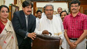 karnataka budget: ದುಡಿಯುವ ವರ್ಗಕ್ಕೆ ಸಿಎಂ ಸಿದ್ದರಾಮಯ್ಯ ಸರ್ಕಾರದಿಂದ ಭರ್ಜರಿ ಗುಡ್ ನ್ಯೂಸ್