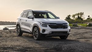 Kia Seltos: ಬಹುನಿರೀಕ್ಷಿತ ಕಿಯಾ ಸೆಲ್ಟೋಸ್ ಫೇಸ್‌ಲಿಫ್ಟ್ ಬುಕ್ಕಿಂಗ್ ಶುರು, ಪ್ರತಿಸ್ಪರ್ಧಿಗಳಿಗೆ ಆತಂಕ