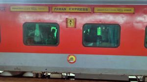ಚಕ್ರ ಮುರಿದು 10 ಕಿ.ಮೀ ಓಡಿದ ರೈಲು... ಸಮಯಪ್ರಜ್ಞೆಯಿಂದ ತಮ್ಮನ್ನು ತಾವೇ ರಕ್ಷಿಸಿಕೊಂಡ ಪ್ರಯಾಣಿಕರು!