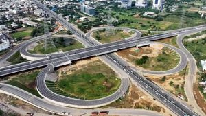 Dwarka Expressway: ದೇಶದ ಮೊದಲ 8 ಪಥದ ಎಕ್ಸ್‌ಪ್ರೆಸ್‌ವೇ ಶೀಘ್ರ ಲೋಕಾರ್ಪಣೆ, ಹೇಗಿದೆ.. ವಿಡಿಯೋ ನೋಡಿ
