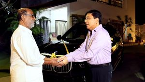 Rajinikanth: ಜೈಲರ್ ಸೂಪರ್ ಹಿಟ್.. ರಜನಿಗೆ 1.26 ಕೋಟಿಯ ಹೊಸ ಬಿಎಂಡಬ್ಲ್ಯೂ ಕಾರು ಉಡೊಗೊರೆ
